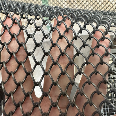 سعر جيد Graphite black  Aluminium Chain Link Wire Mesh coil Curtain ceiling  for Hotel or restaurant interior  architectural decoration الانترنت
