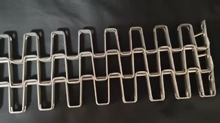 مخصص مقاومة للحرارة الغذاء المستمر ss304 معدن 316 الفولاذ المقاوم للصدأ حدوة الحصان شبكة الجدار العظيم مسطحة